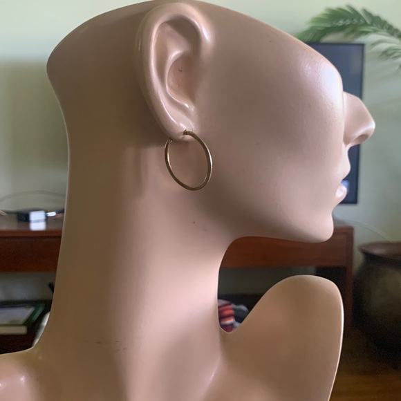 GOLDTONE OVAL KNOFE EDGE HOOPS - Picture 1 of 8